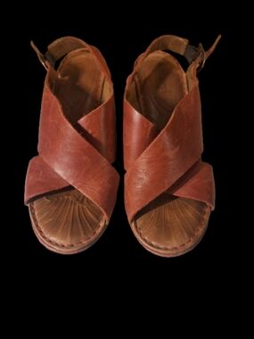 Born Emmy Rust Red Burgandy Shade Slingback Leather Sandals Size 7 Fits 7.5 Used